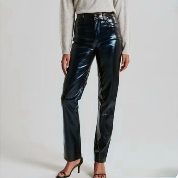 BNWT Abercrombie & Fitch The 90s Straight Ultra High Rise Faux leather Pants 33 - Picture 1 of 6